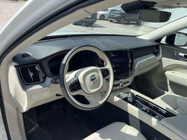 Photo of 2024 Crystal White Metallic Volvo XC60