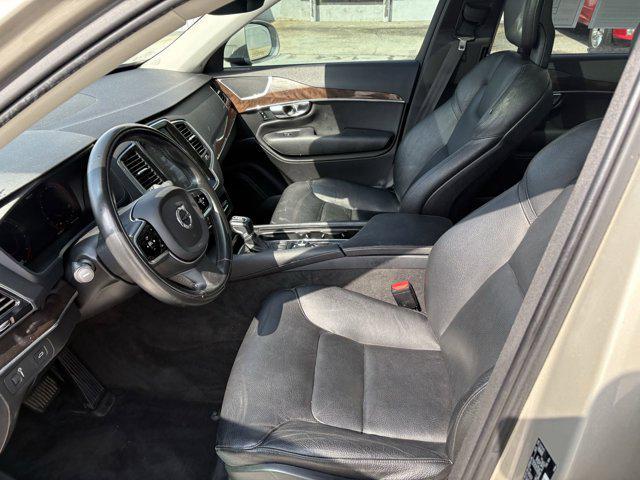 Photo of 2016 Luminous Sand Metallic Volvo XC90