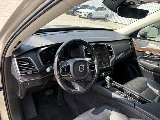 Photo of 2016 Luminous Sand Metallic Volvo XC90
