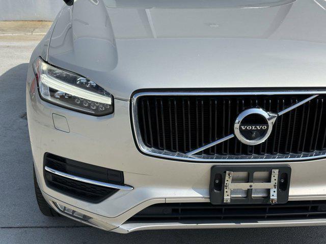 Photo of 2016 Luminous Sand Metallic Volvo XC90