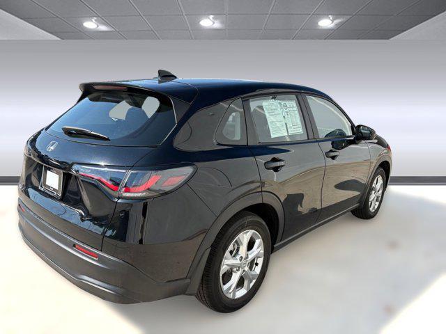 Photo of 2023 Crystal Black Pearl Honda HR-V