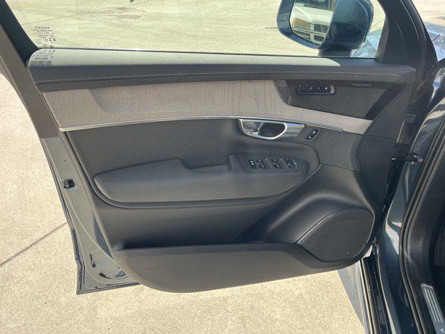 Photo of 2025 Denim Blue Volvo XC90 Plug-In Hybrid