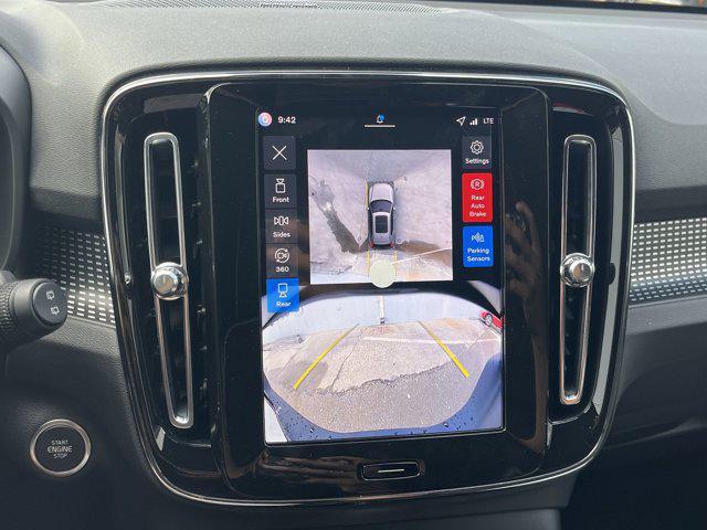 Photo of 2026 Vapour Grey Volvo XC40