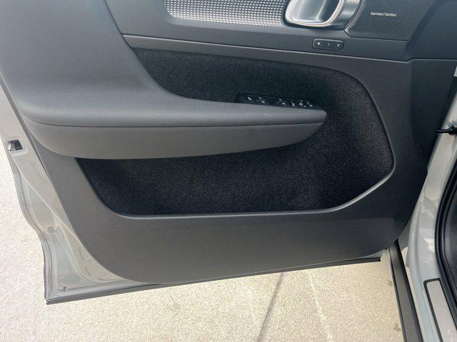 Photo of 2026 Vapour Grey Volvo XC40