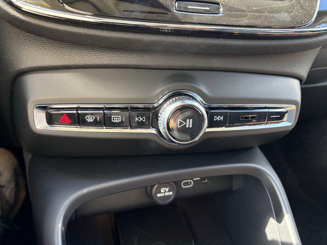 Photo of 2026 Vapour Grey Volvo XC40