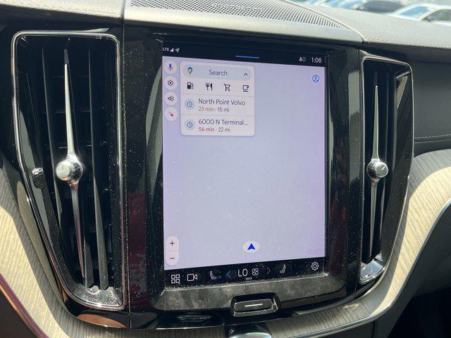 Photo of 2022 Onyx Black Metallic Volvo XC60