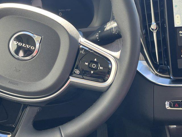 Photo of 2025 Crystal White Metallic Volvo XC90 Plug-In Hybrid