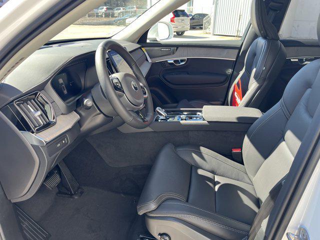 Photo of 2025 Crystal White Metallic Volvo XC90 Plug-In Hybrid