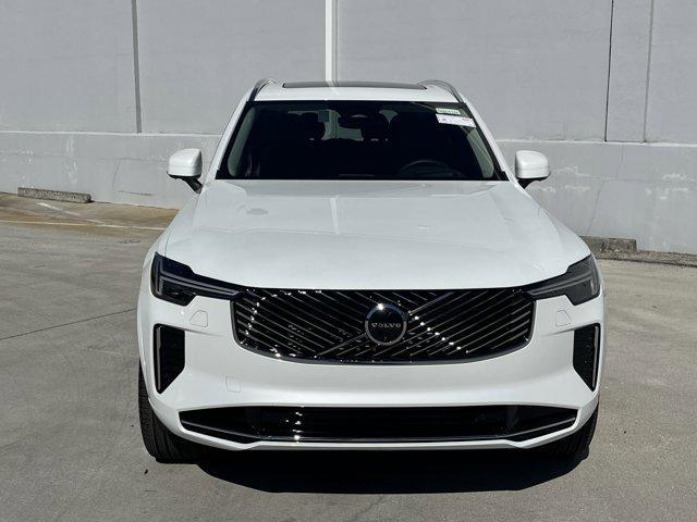 Photo of 2025 Crystal White Metallic Volvo XC90 Plug-In Hybrid