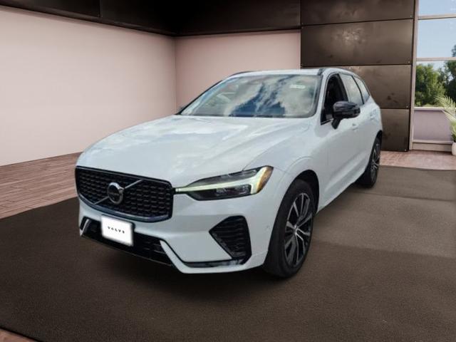 Photo of 2023 Crystal White Metallic Volvo XC60