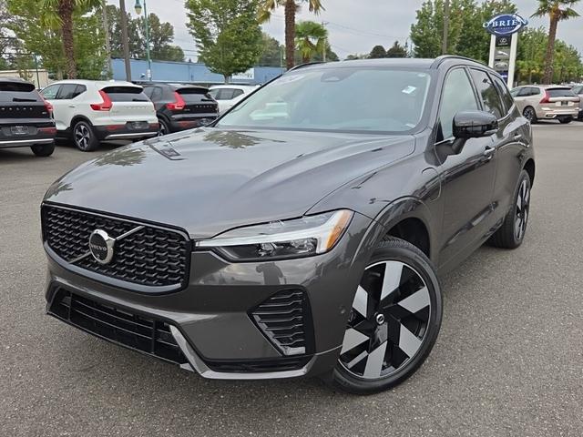 Photo of 2024 Silver Dawn Metallic Volvo XC60 Recharge Plug-In Hybrid