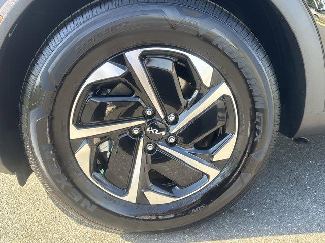 Photo of 2025 Fusion Black Kia Sportage Hybrid