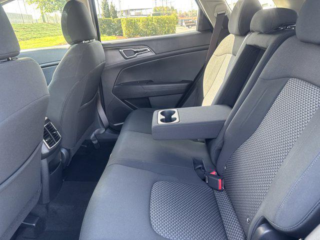 Photo of 2025 Fusion Black Kia Sportage Hybrid