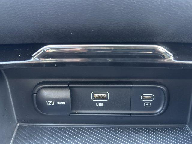 Photo of 2025 Fusion Black Kia Sportage Hybrid