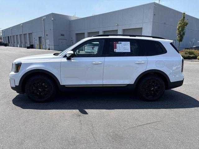 Photo of 2023 Glacial White Pearl Kia Telluride