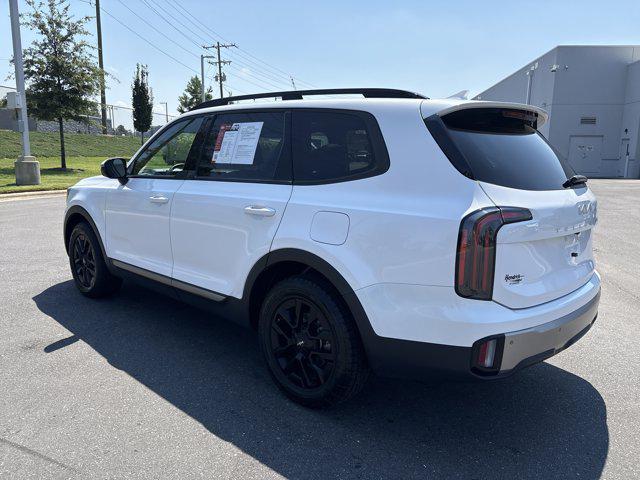 Photo of 2023 Glacial White Pearl Kia Telluride