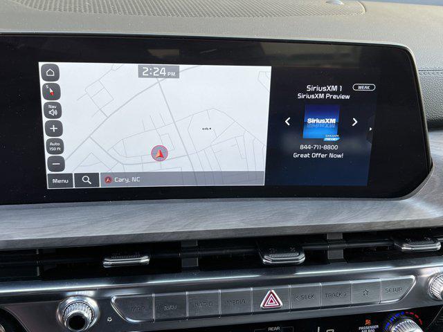 Photo of 2023 Glacial White Pearl Kia Telluride