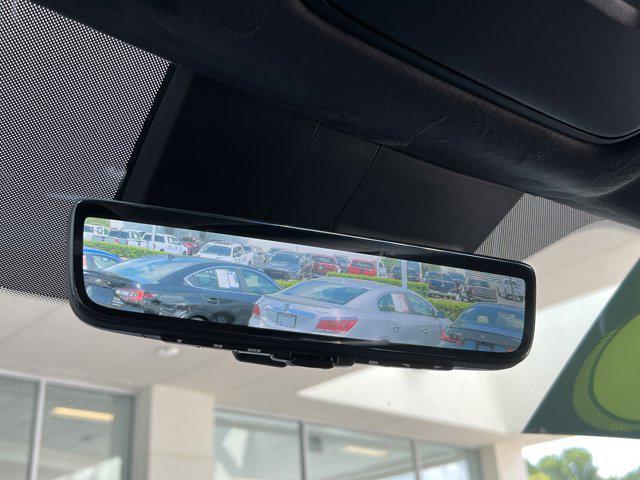 Photo of 2023 Glacial White Pearl Kia Telluride
