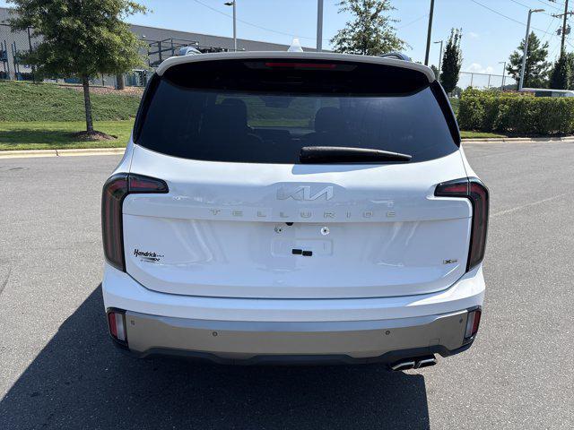Photo of 2023 Glacial White Pearl Kia Telluride