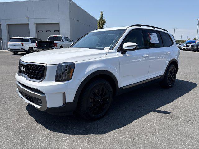 Photo of 2023 Glacial White Pearl Kia Telluride