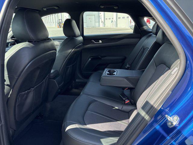 Photo of 2022 Sapphire Blue Kia K5