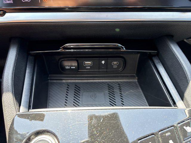 Photo of 2023 Gravity Gray Kia Sportage Hybrid