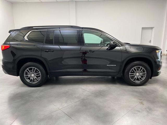 Photo of 2025 Ebony Twilight Metallic GMC Acadia