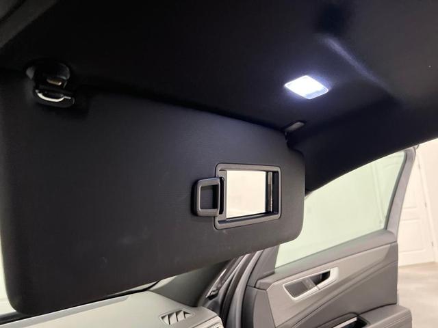 Photo of 2024 Silver Mist Metallic Volkswagen Atlas Cross Sport