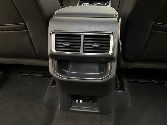 Photo of 2024 Silver Mist Metallic Volkswagen Atlas Cross Sport