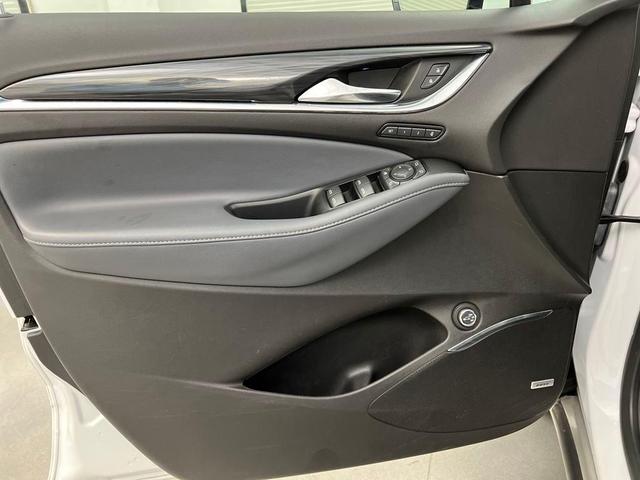 Photo of 2024 Summit White Buick Enclave