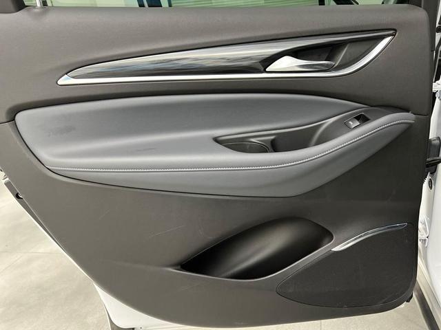 Photo of 2024 Summit White Buick Enclave