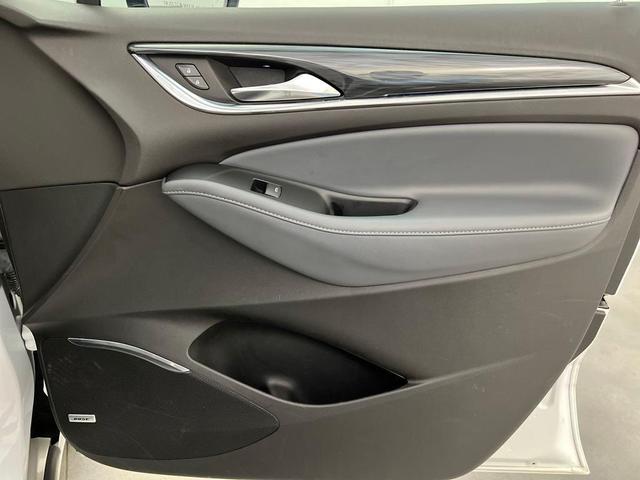 Photo of 2024 Summit White Buick Enclave