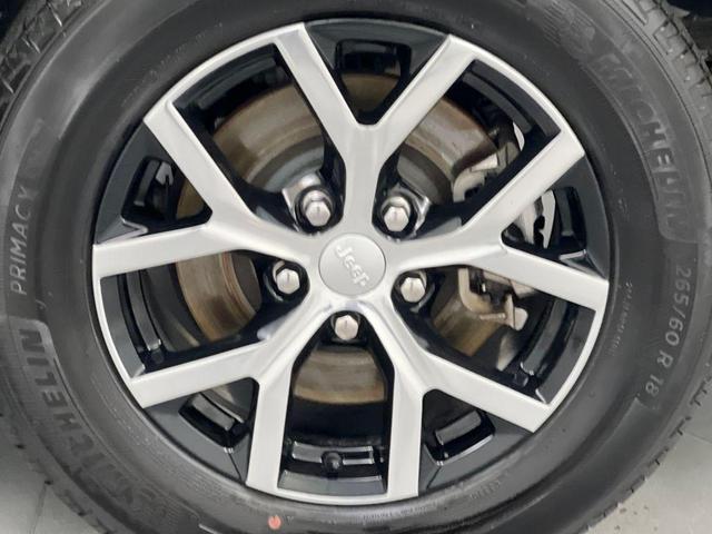 Photo of 2024 Silver Zynith Jeep Grand Cherokee L