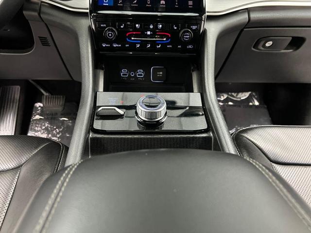 Photo of 2024 Silver Zynith Jeep Grand Cherokee L