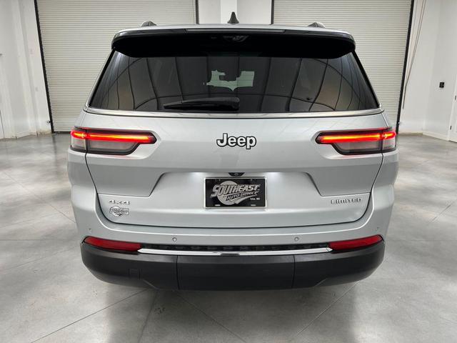 Photo of 2024 Silver Zynith Jeep Grand Cherokee L