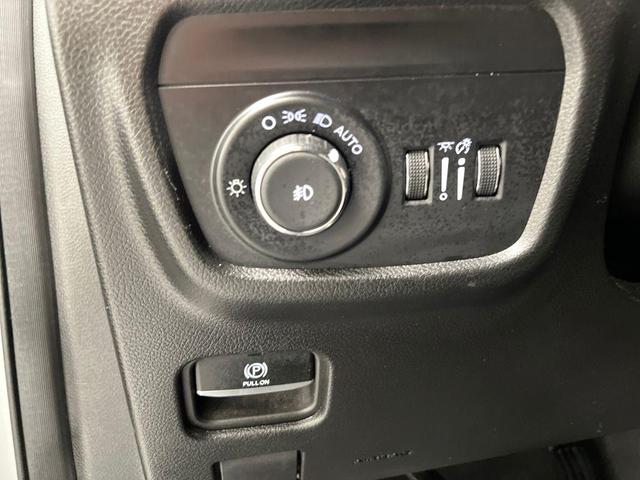 Photo of 2024 Silver Zynith Jeep Grand Cherokee L