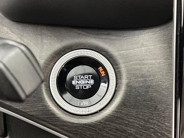 Photo of 2024 Silver Zynith Jeep Grand Cherokee L