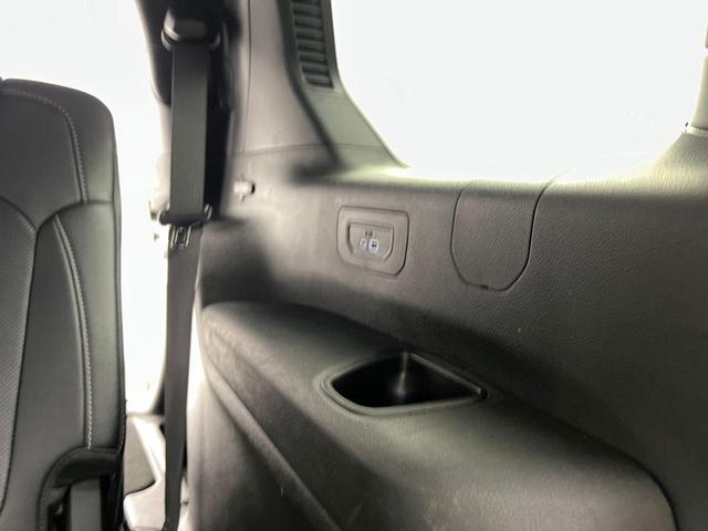 Photo of 2024 Silver Zynith Jeep Grand Cherokee L