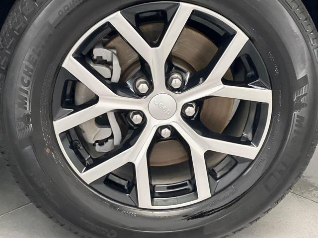 Photo of 2024 Silver Zynith Jeep Grand Cherokee L