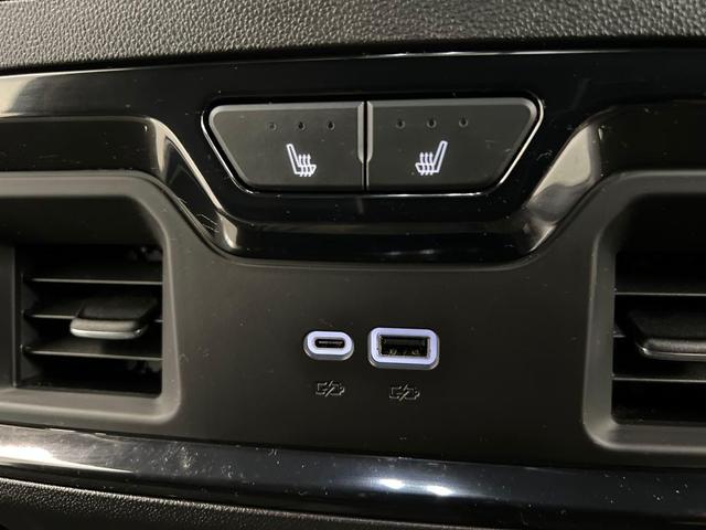 Photo of 2024 Summit White GMC Sierra 1500