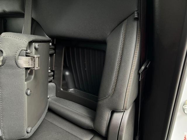 Photo of 2024 Summit White GMC Sierra 1500