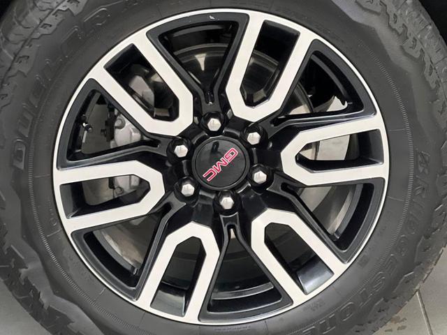 Photo of 2024 Summit White GMC Sierra 1500