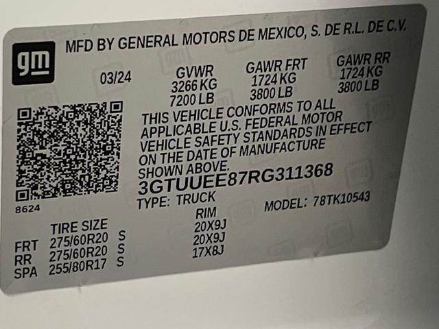 Photo of 2024 Summit White GMC Sierra 1500