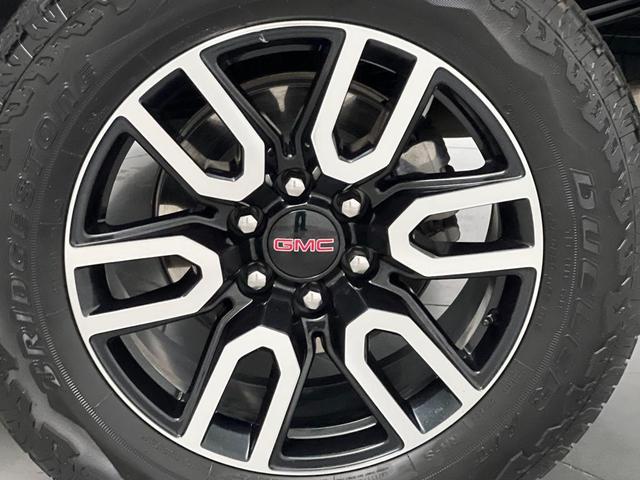 Photo of 2024 Summit White GMC Sierra 1500