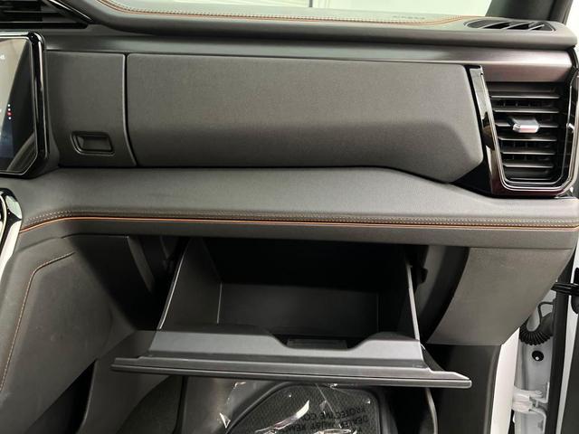 Photo of 2024 Summit White GMC Sierra 1500