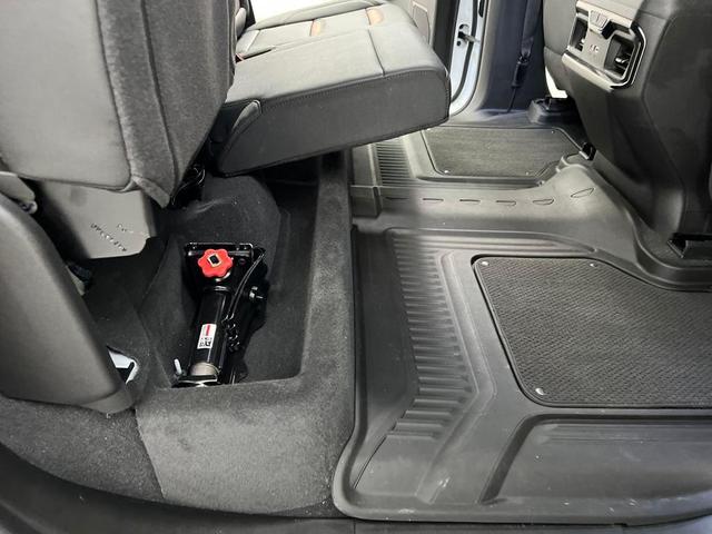 Photo of 2024 Summit White GMC Sierra 1500