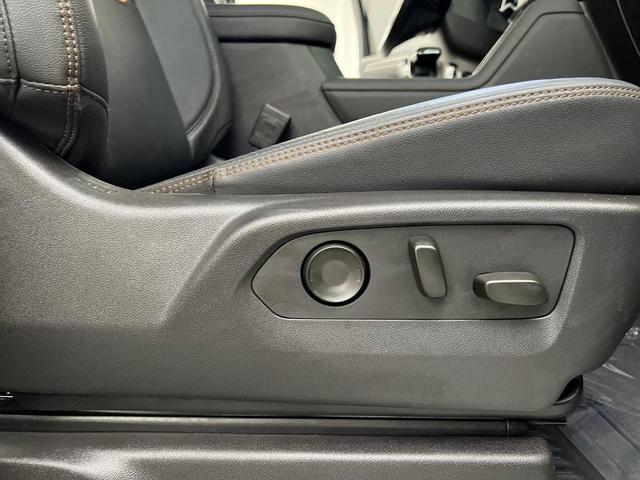Photo of 2024 Summit White GMC Sierra 1500