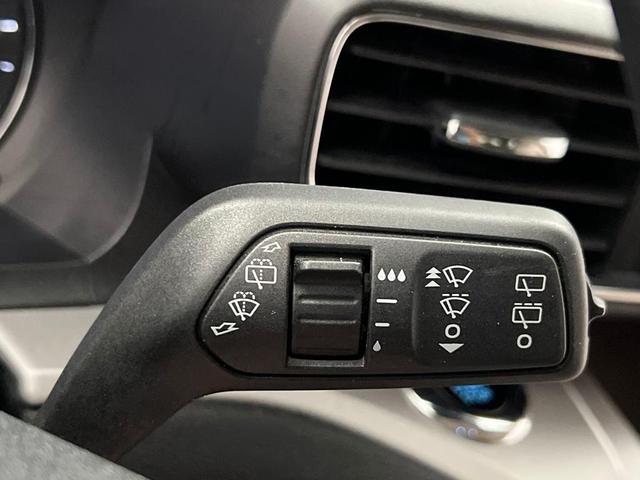 Photo of 2024 White Ford Explorer