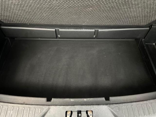 Photo of 2024 White Ford Explorer