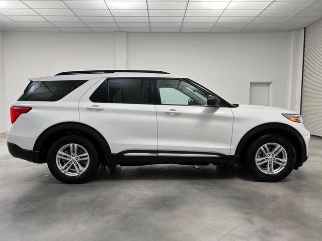 Photo of 2024 White Ford Explorer